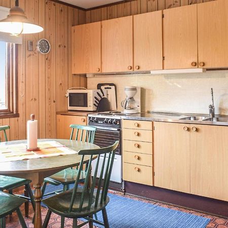 2 Bedroom Lovely Home In Koepingsvik Экстерьер фото